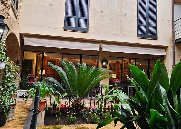 Hotel De La Font Peralada
