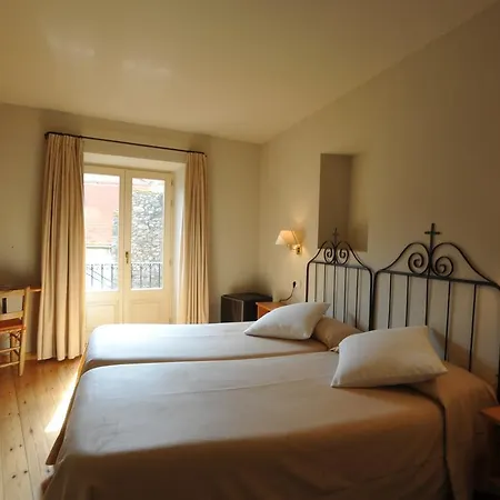 Hotel De La Font 2*